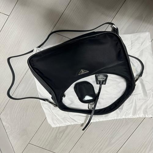 Prada 2020 Nylon Hobo Tote Shoulder Bag,34CM - 프라다 2020 나일론 호보 토트 숄더백,1BC115-3, 34cm,블랙