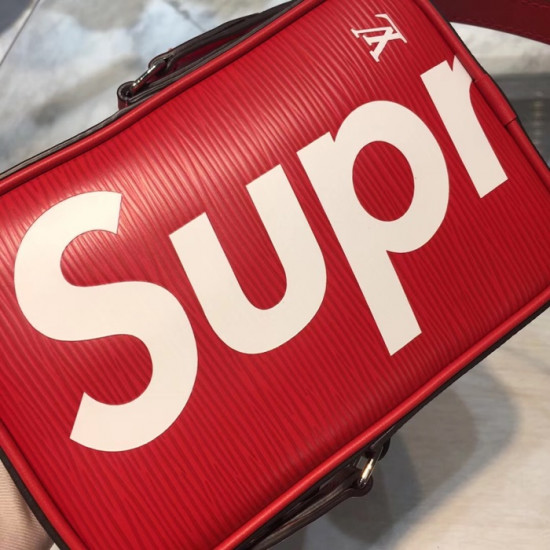 Leather travel bag Louis Vuitton x Supreme Red in Leather - 8200598